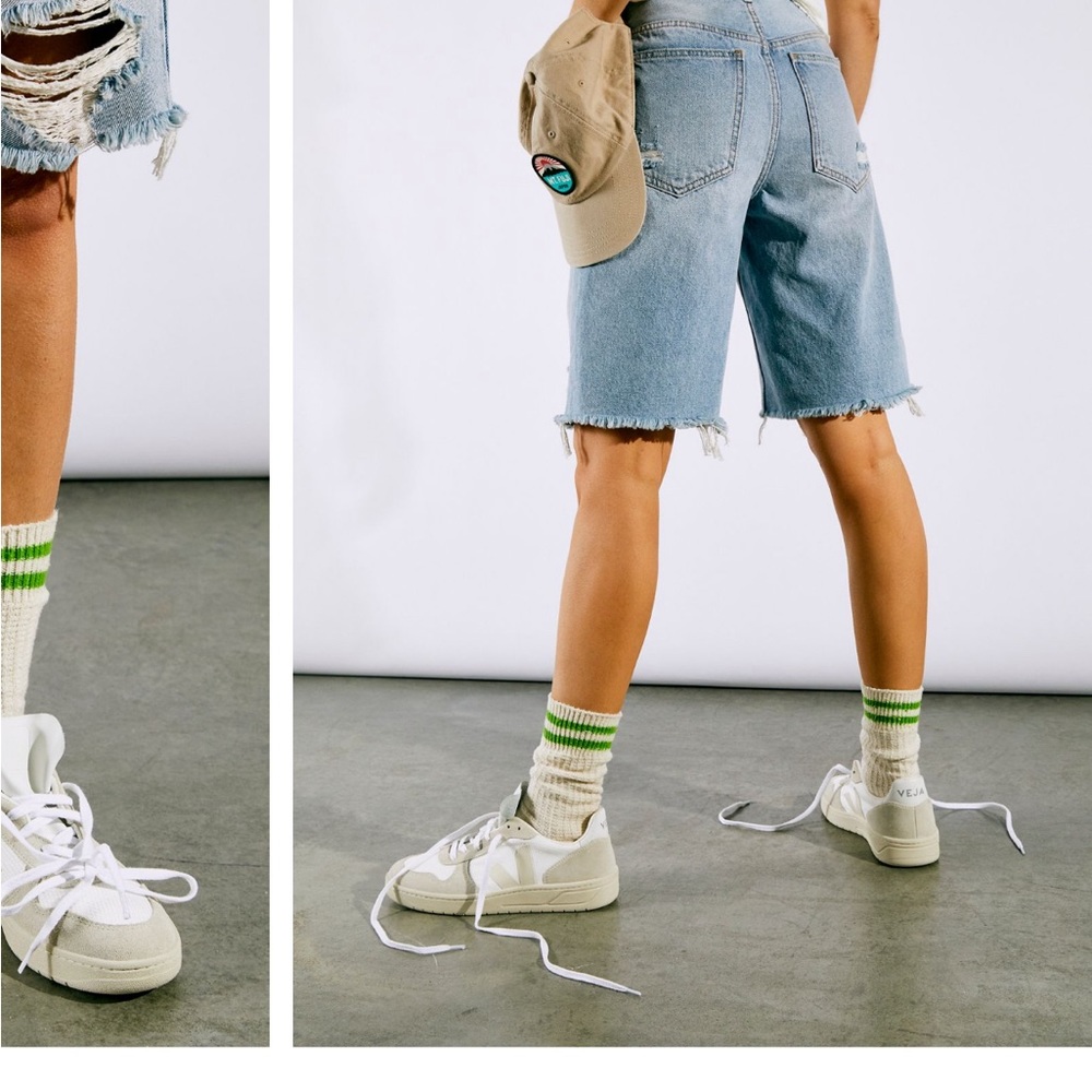 VEJA V 10 in white/natural/pierre